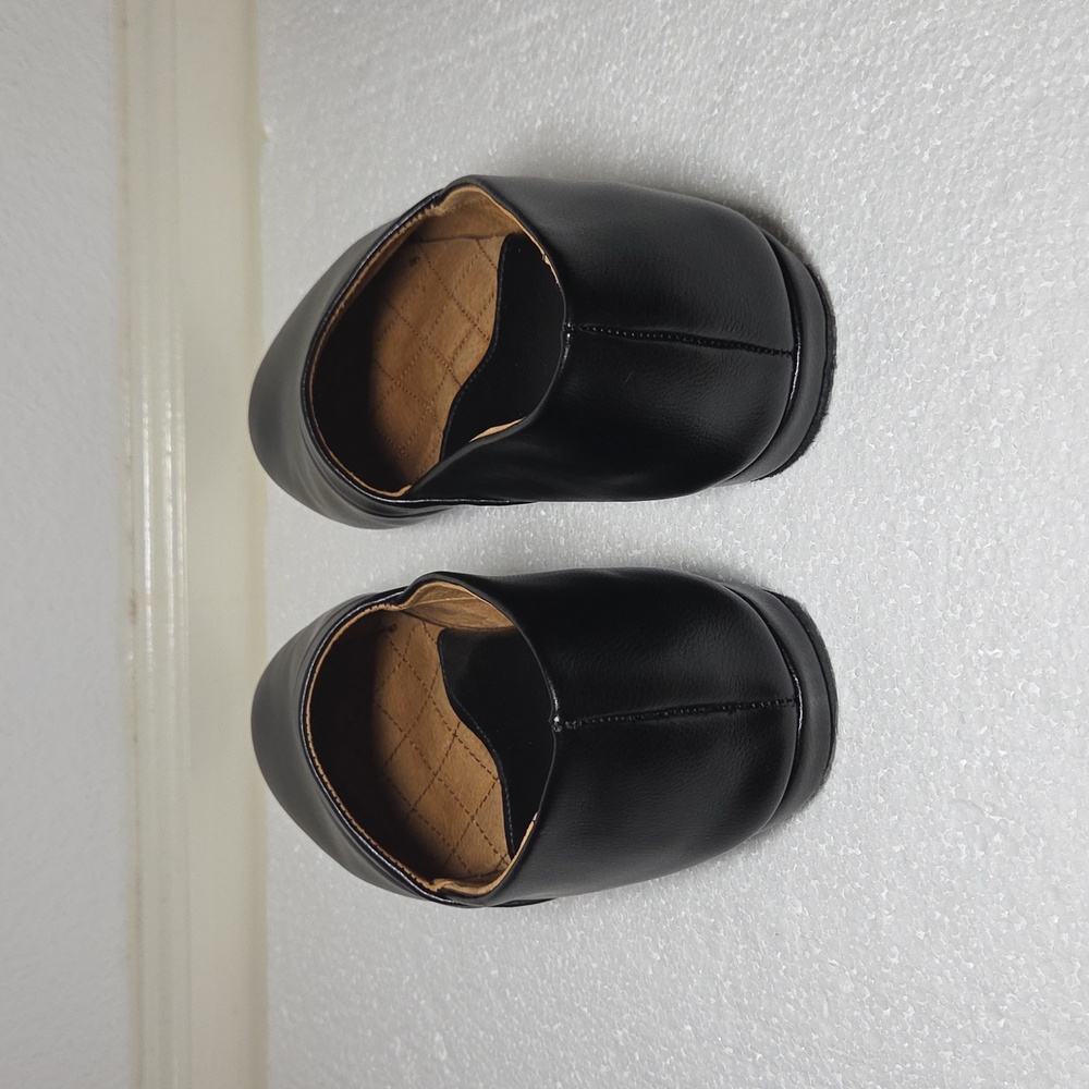 The Vermont Country Store | Men's Leather Slippers | 12M - Picture 3 of 5